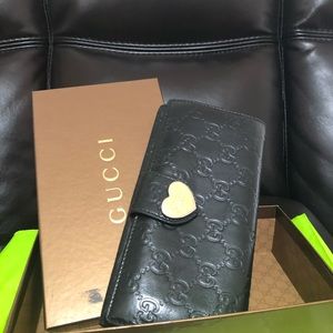 Authentic, preloved Gucci Wallet